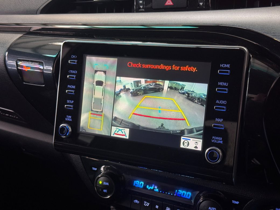 2023 Toyota Hilux - image 15