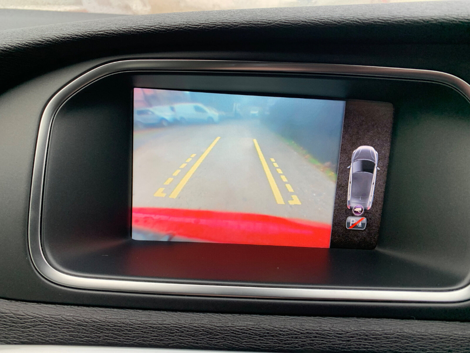 2014 Volvo V40 VOLVO V40 1.6 T4 180 BHP AUTO R-DESIGN // VERY LOW MILEAGE // EXCELLENT CONDIITION // TIMING BELT/WATE PUMP REPLACED // €9,950