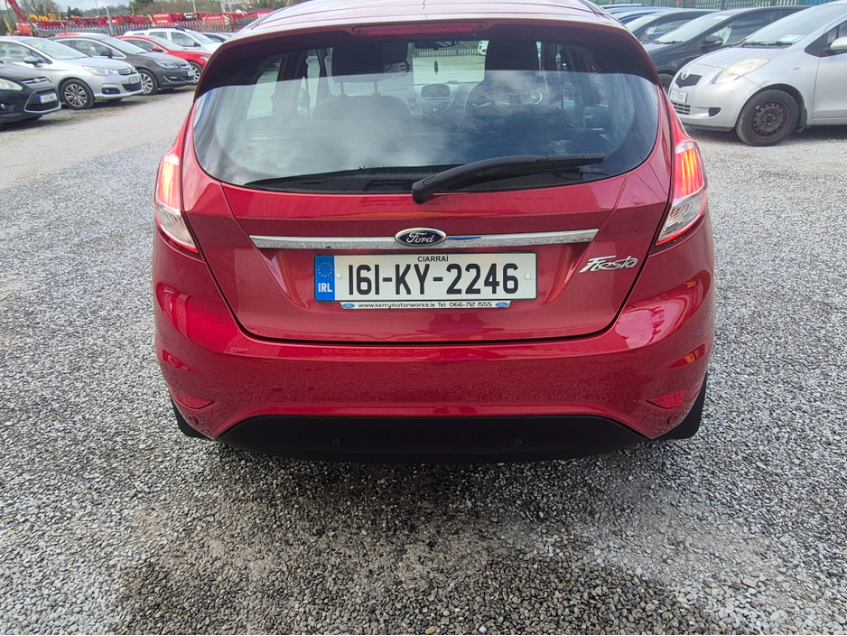 2016 Ford Fiesta - image 8