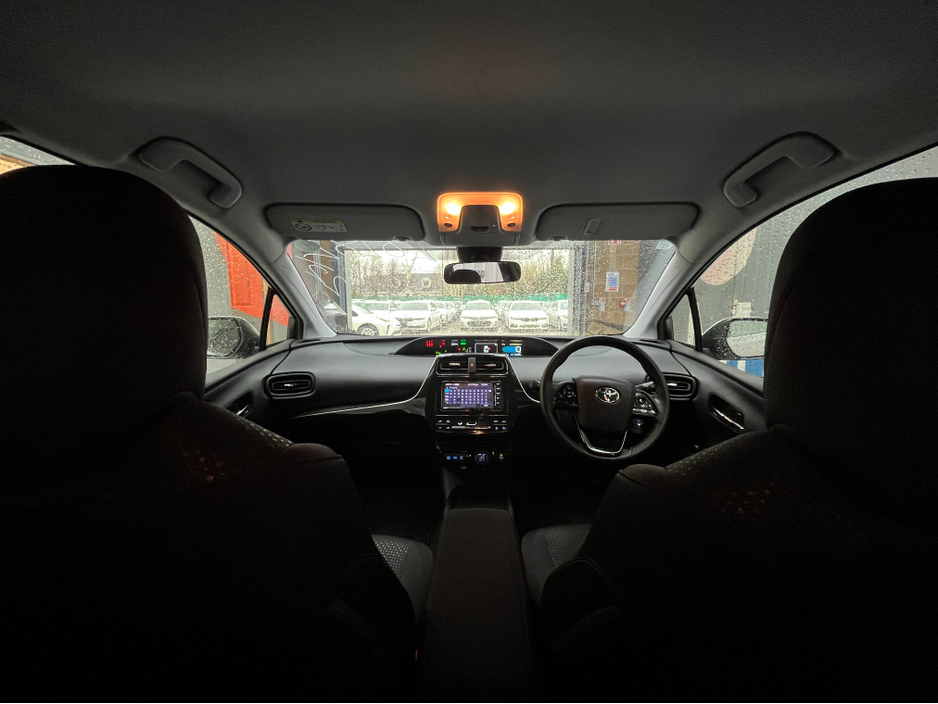 2022 Toyota Prius - image 13