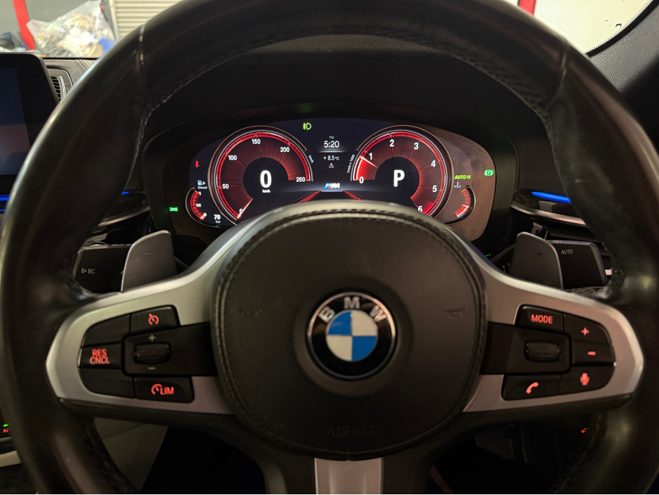 2018 BMW 5 Series - image 18