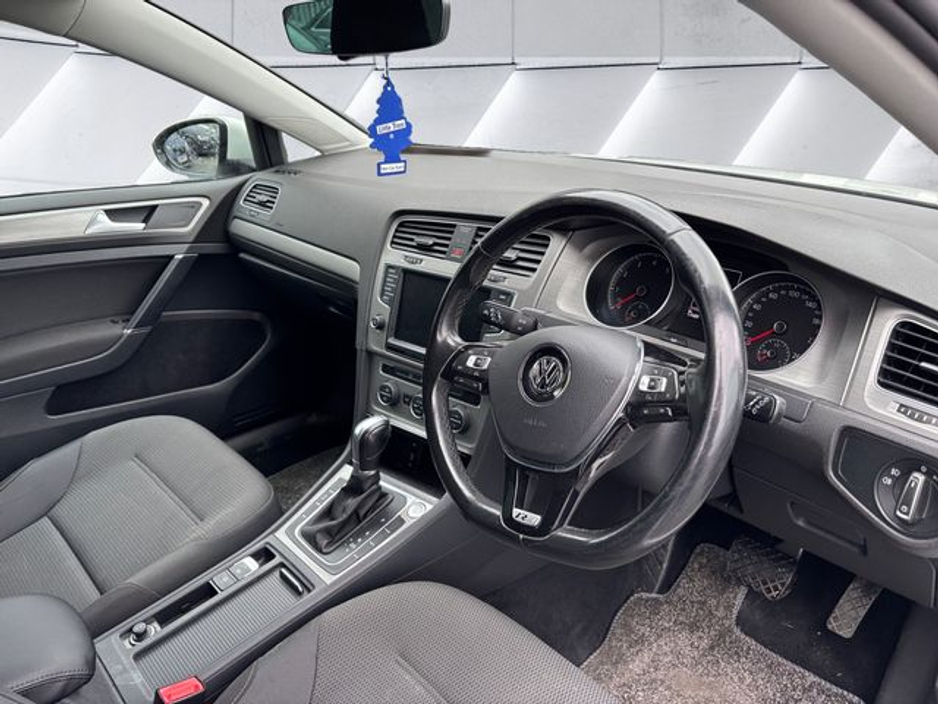 2017 Volkswagen Golf - image 9