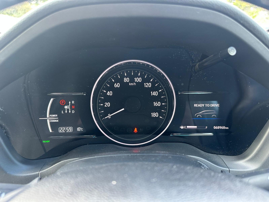 2017 Honda Vezel - image 19