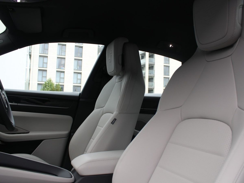 2025 Porsche Macan Electric €82,000