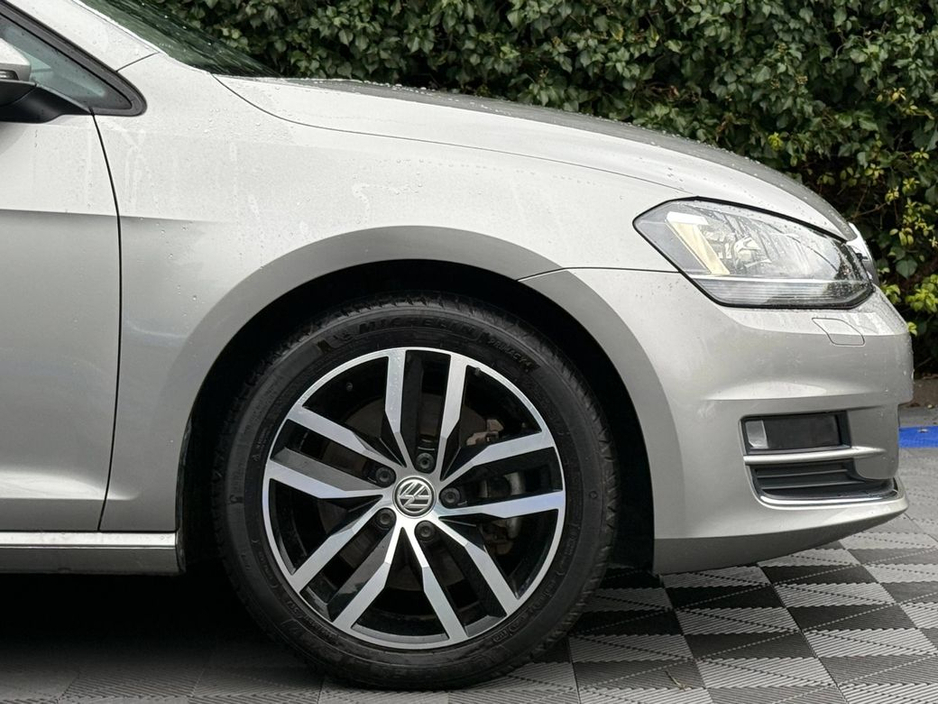 2016 Volkswagen Golf HIGHLINE 1.4 TSI AUTO * BIG SPEC * // FULL SERVICE HISTORY // LEATHER INTERIOR // APPLE CARPLAY/ANDROID AUTO €16,900