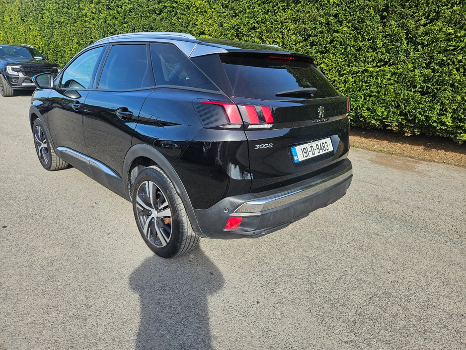 2019 Peugeot 3008 - image 4