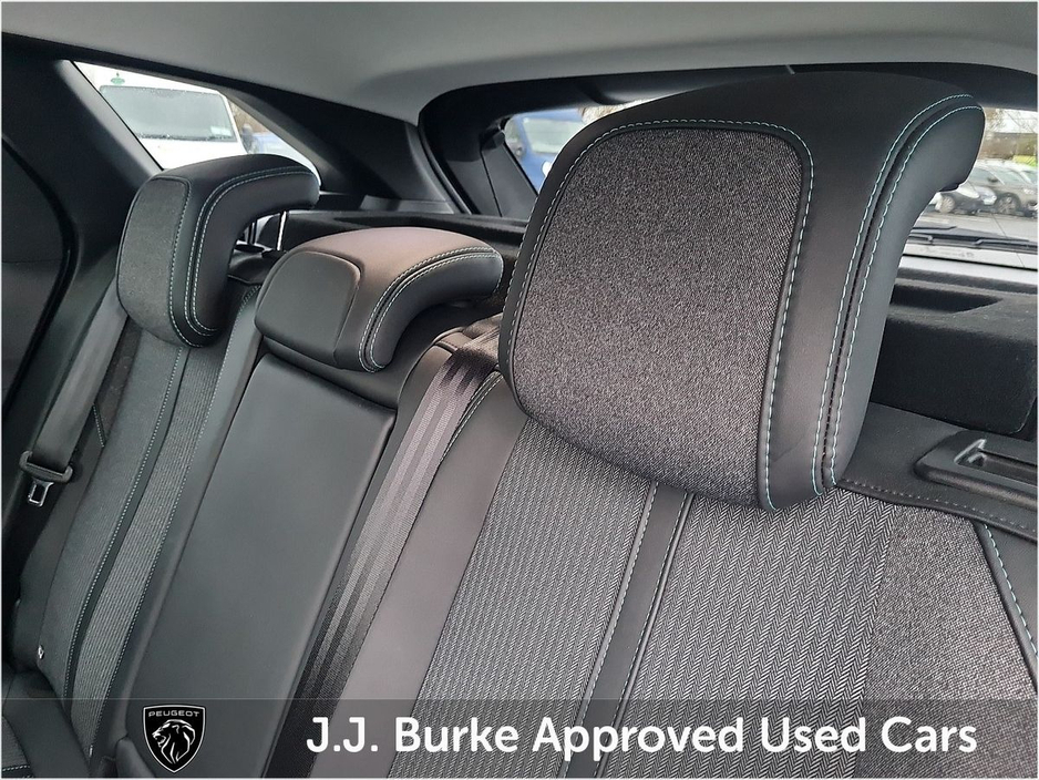 2022 Peugeot 3008 - image 16