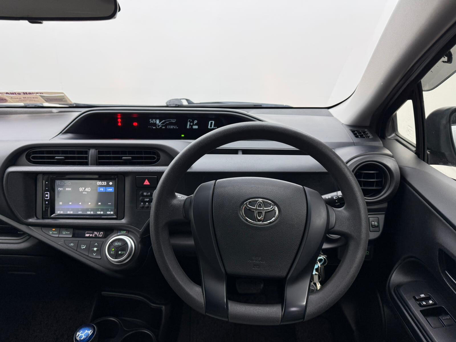 2016 Toyota Aqua - image 11