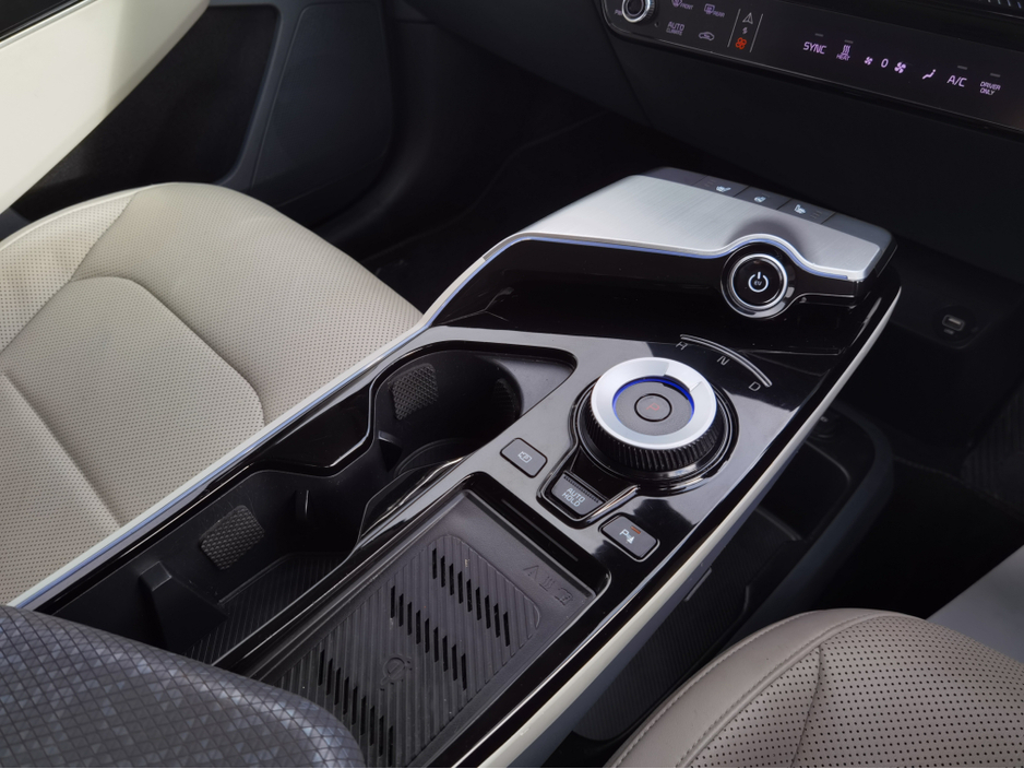 2022 Kia EV6 77KWH EARTH AUTOMATIC - FINANCE AVAILABLE - CALL US TODAY ON 01 492 6566 OR 087-092 5525 €26,950