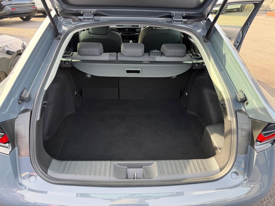 2023 Toyota Prius - image 28