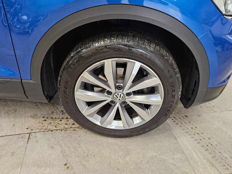 2020 Volkswagen T-Roc - image 4