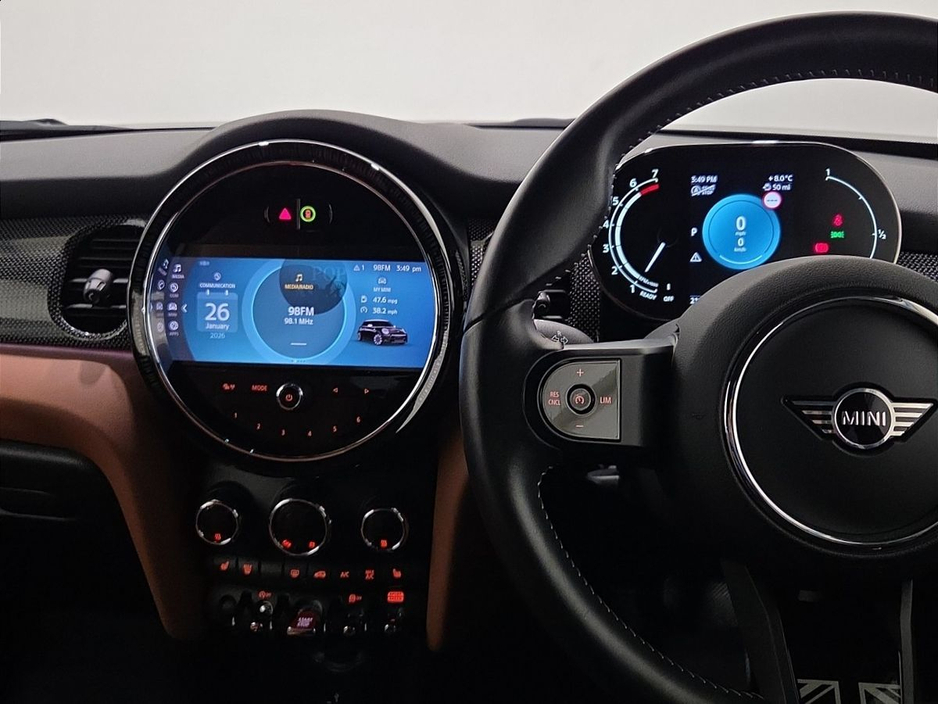 2023 MINI Hatch 3-Door Cooper Exclusive €30,950