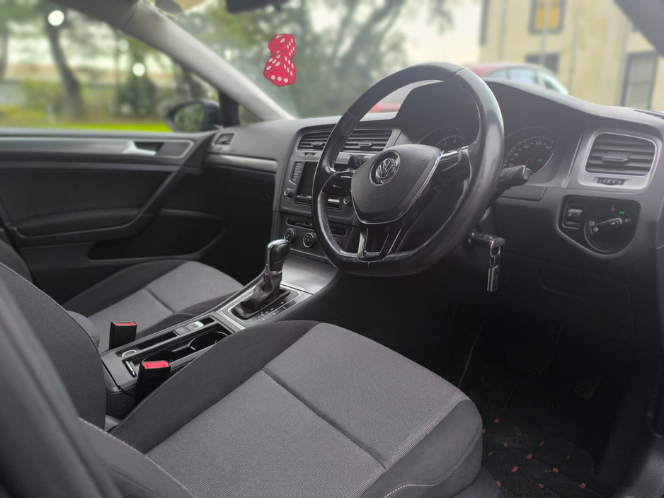 2014 Volkswagen Golf - image 21