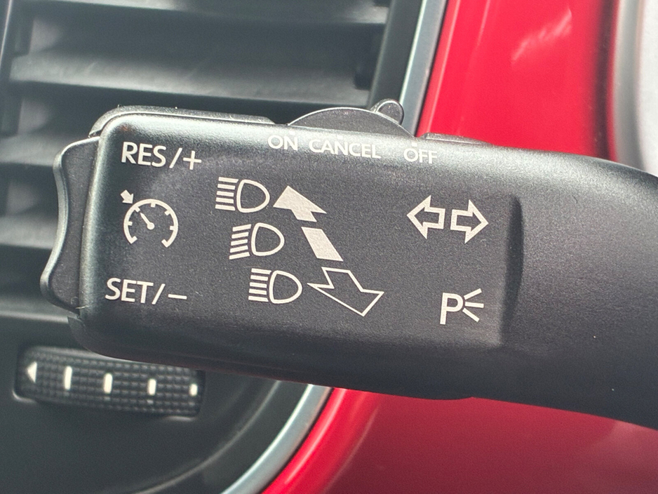 2016 Volkswagen Beetle - image 5