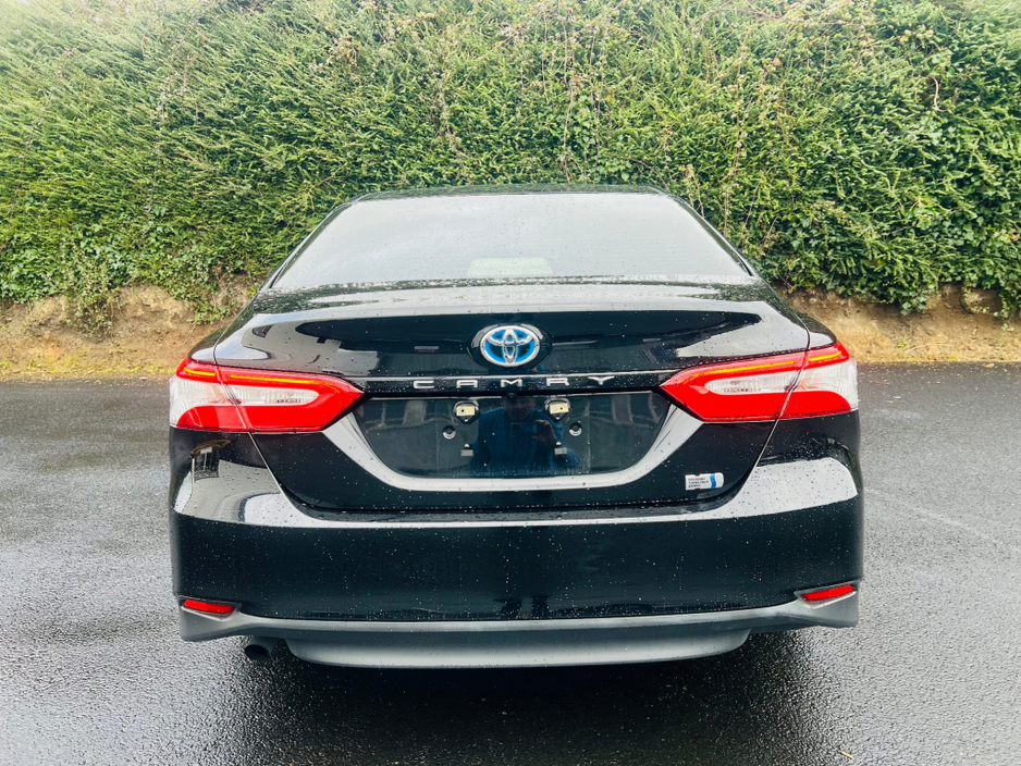 2019 Toyota Camry - image 18