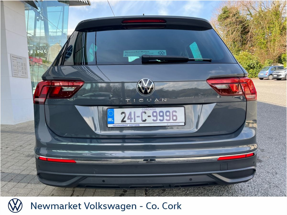 2024 Volkswagen Tiguan - image 9