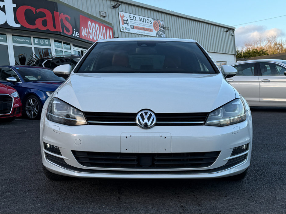 2015 Volkswagen Golf - image 2
