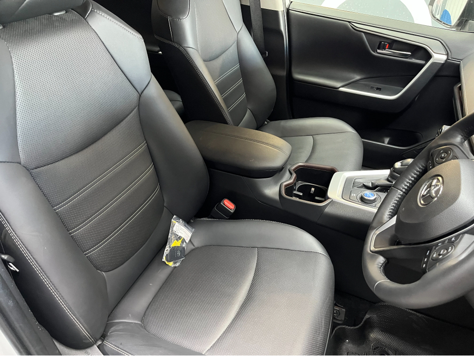 2024 Toyota Rav4 - image 10