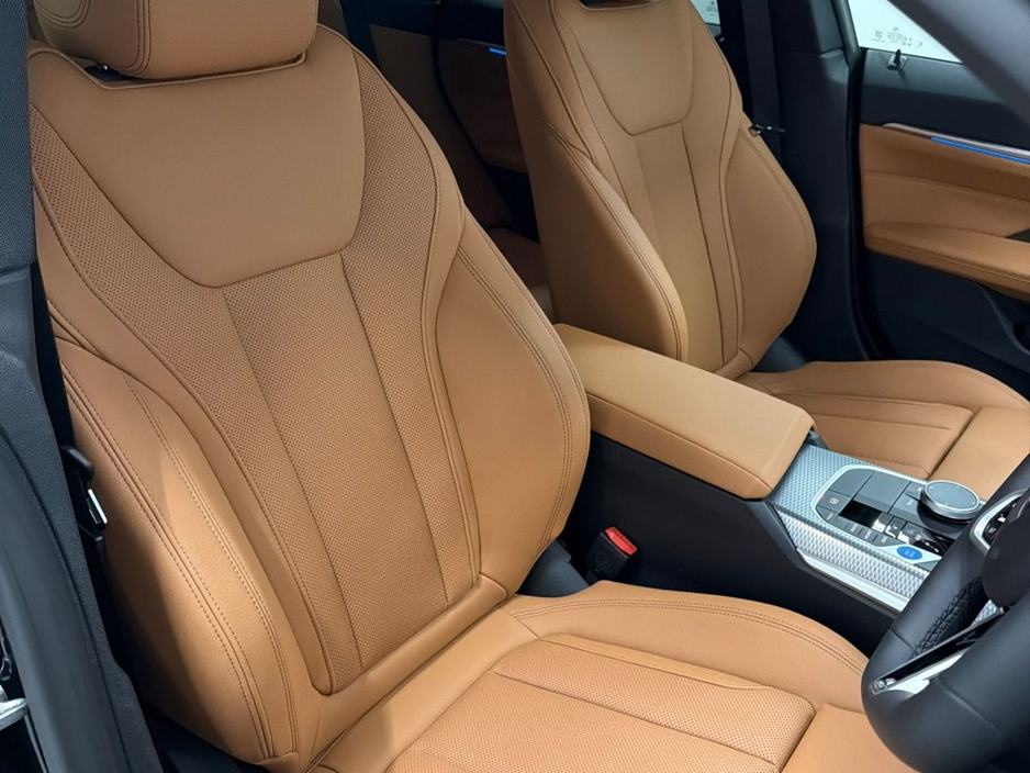 2026 BMW i4 - image 12