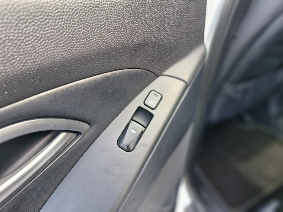 2015 Hyundai ix35 - image 9