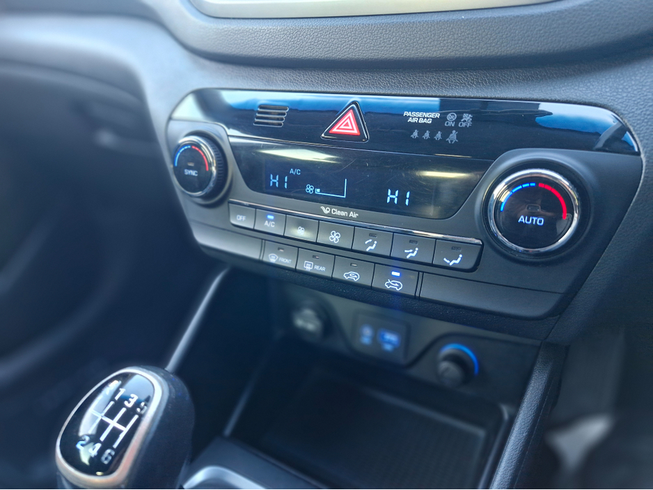 2016 Hyundai Tucson - image 10