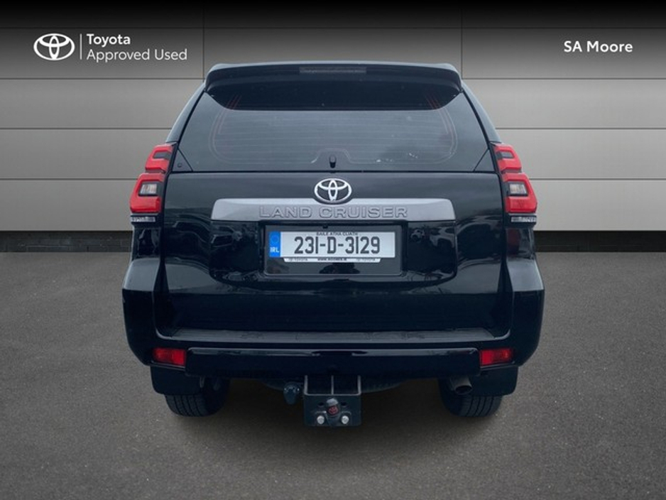 2023 Toyota Landcruiser - image 4