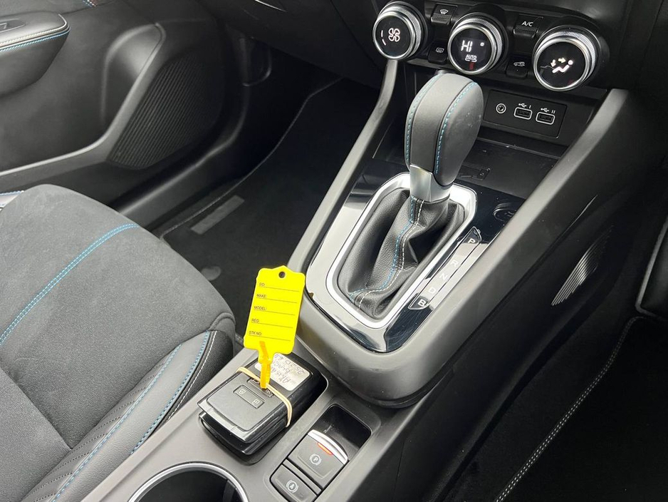 2025 Renault Arkana - image 11