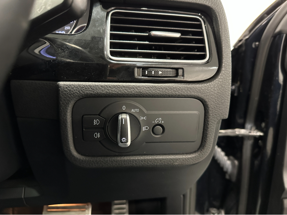 2015 Volkswagen Touareg CV 3.0 TDI 262BHP V6 5DR AUTO VW/AUDI SPECIALISTS WWW.DENISDARCYCARS.IE €20,950