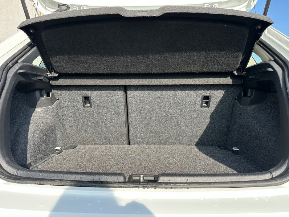 2021 Volkswagen Polo - image 11