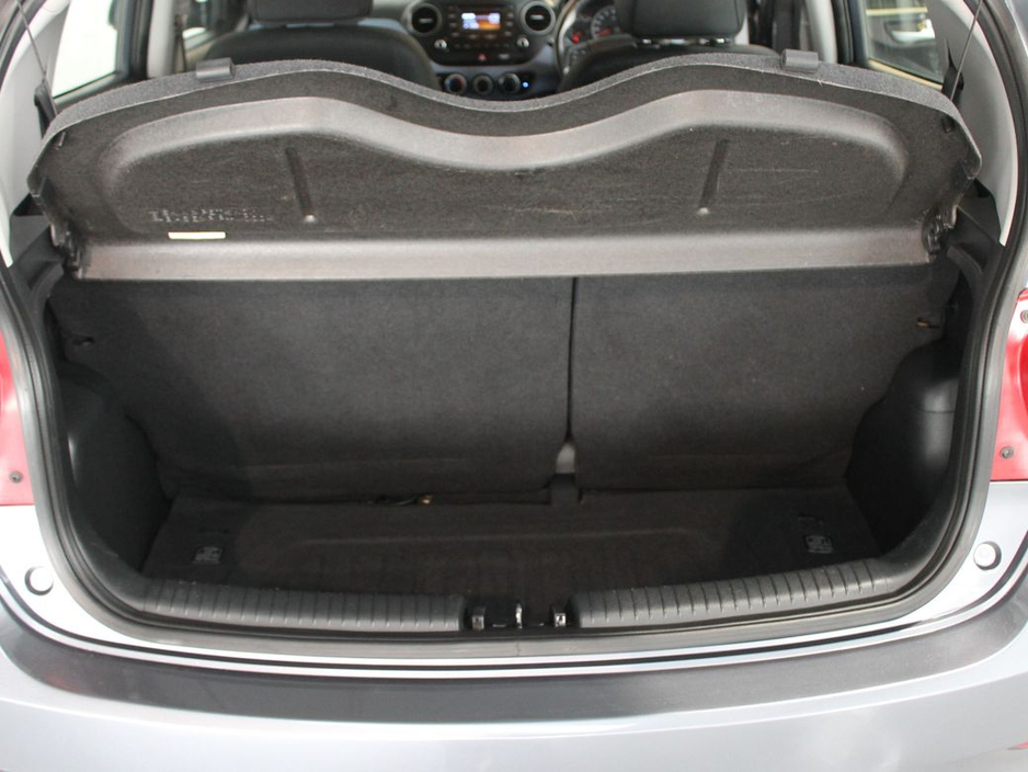 2015 Hyundai i10 - image 14