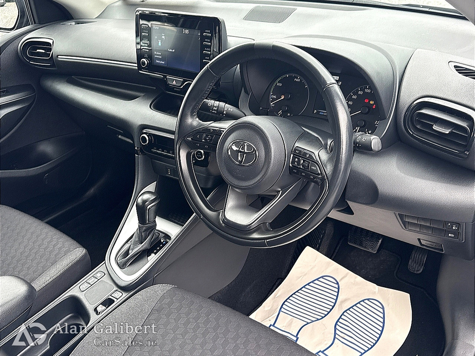 2023 Toyota Yaris 1.5 HYBRID LUNA  AUTO €18,995