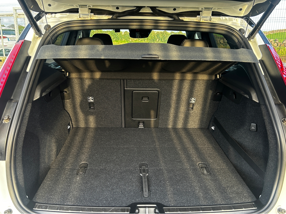 2020 Volvo XC40 - image 12