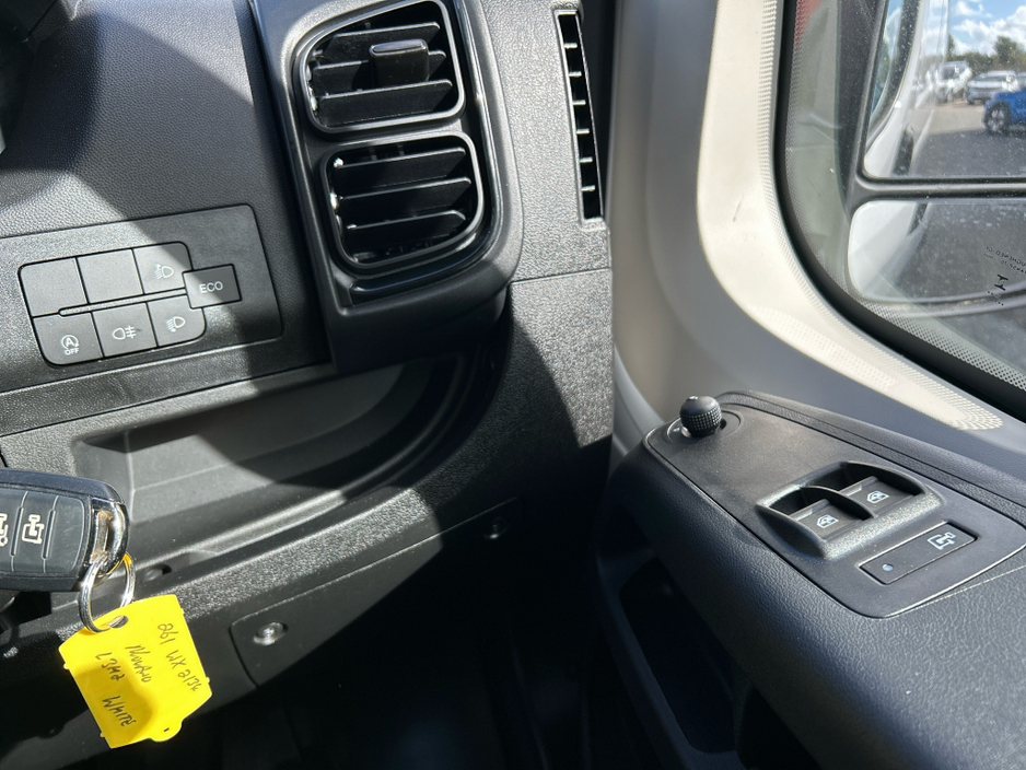 2026 Opel Movano - image 14