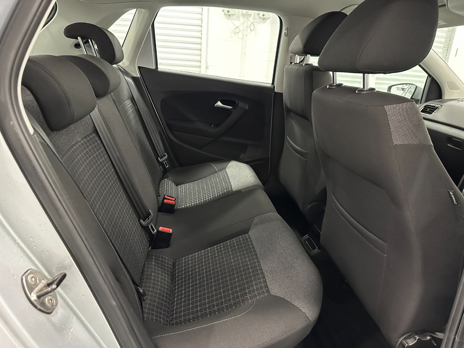 2016 Volkswagen Polo - image 32