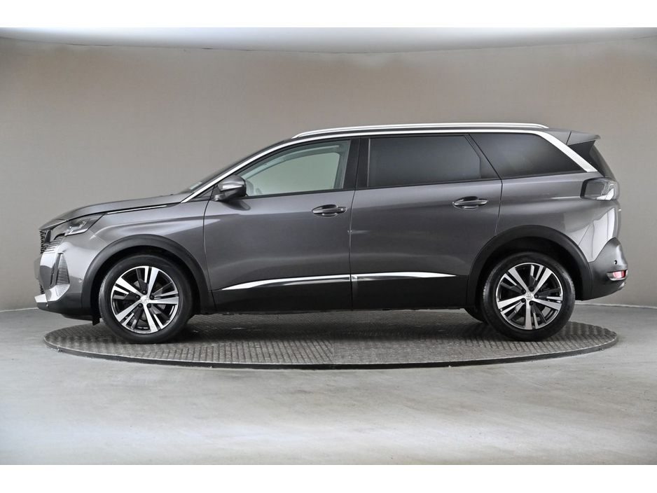 2021 Peugeot 5008 - image 5