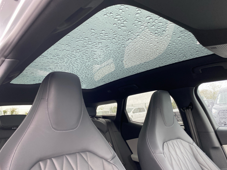 2025 Ford Explorer - image 15