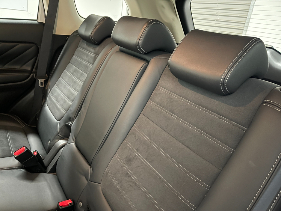 2019 Mitsubishi Outlander (Low Kms) HYBRID 2.4 PHEV AUTOMATIC 5DR MODEL www.bolandscarcentre.ie €22,900