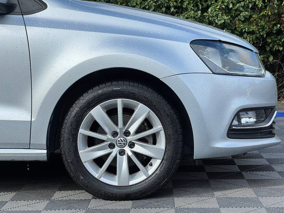 2015 Volkswagen Polo - image 9
