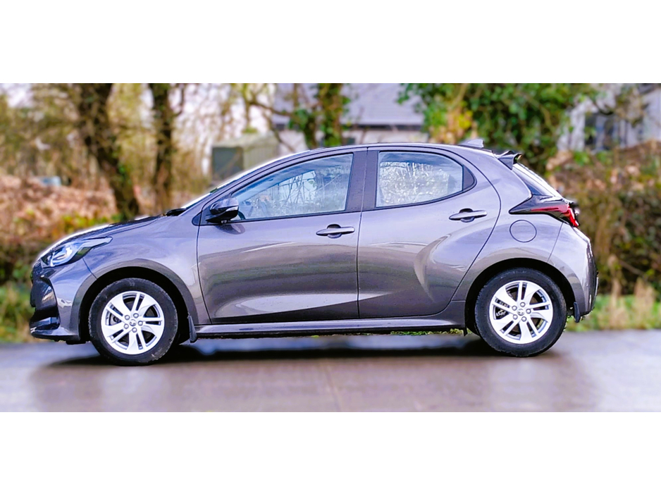 2023 Toyota Yaris 1.5 HYBRID LUNA 4DR AUTO €23,500