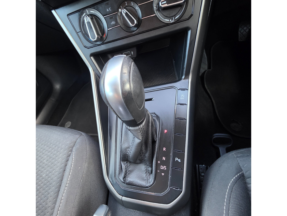 2020 Volkswagen Polo - image 26