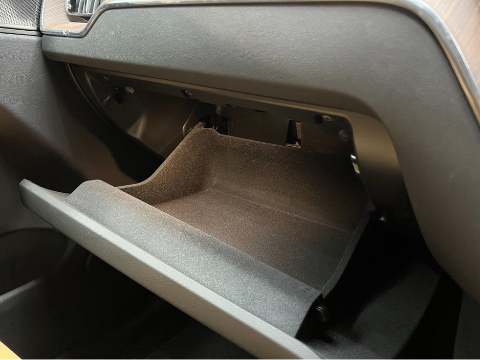 2022 Volvo XC60 - image 23