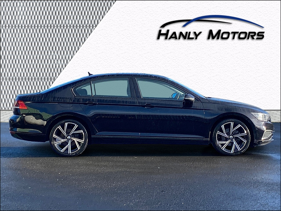 2020 Volkswagen Passat - image 10