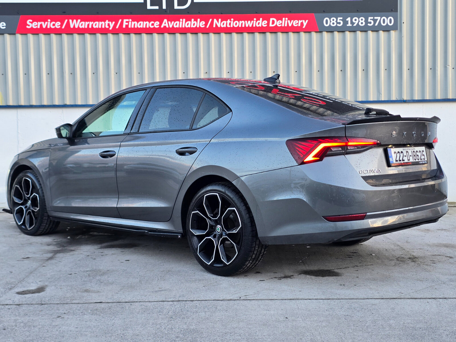 2022 Skoda Octavia - image 11