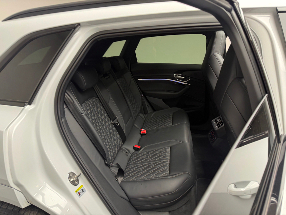 2023 Audi e-tron - image 14