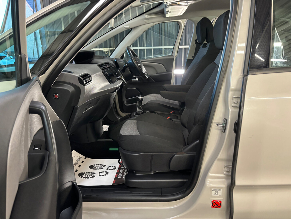 2017 Citroen C4 - image 15