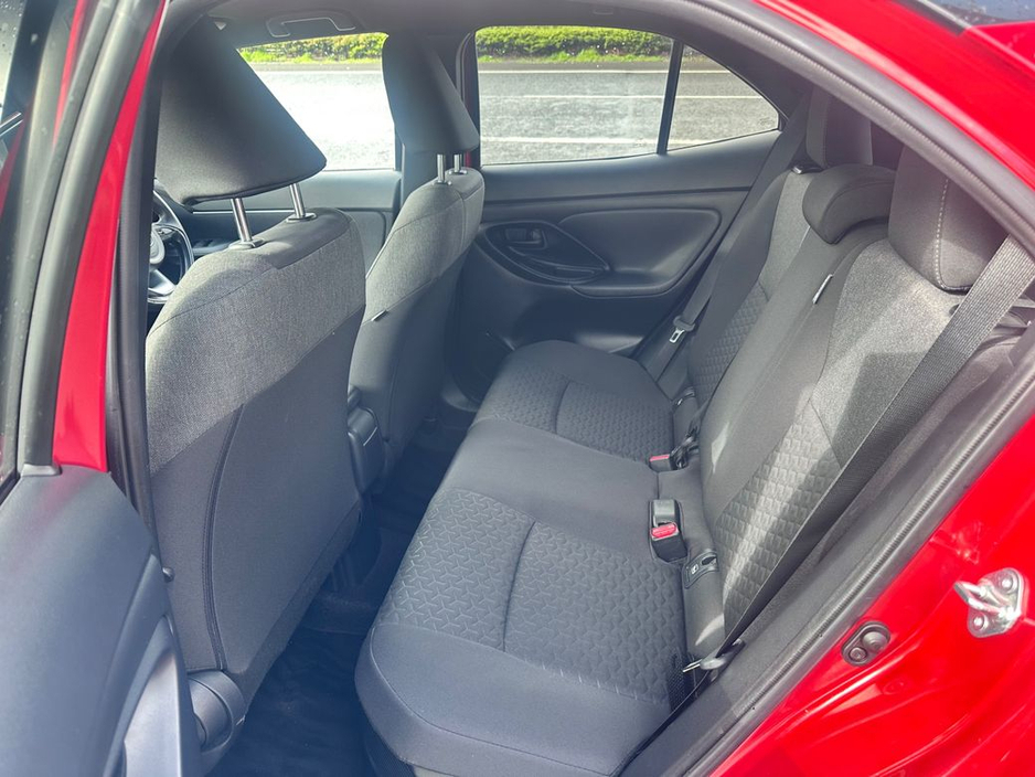 2024 Toyota Yaris Cross - image 20