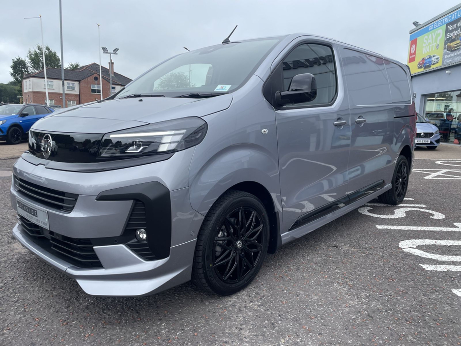 2026 Opel Vivaro - image 3