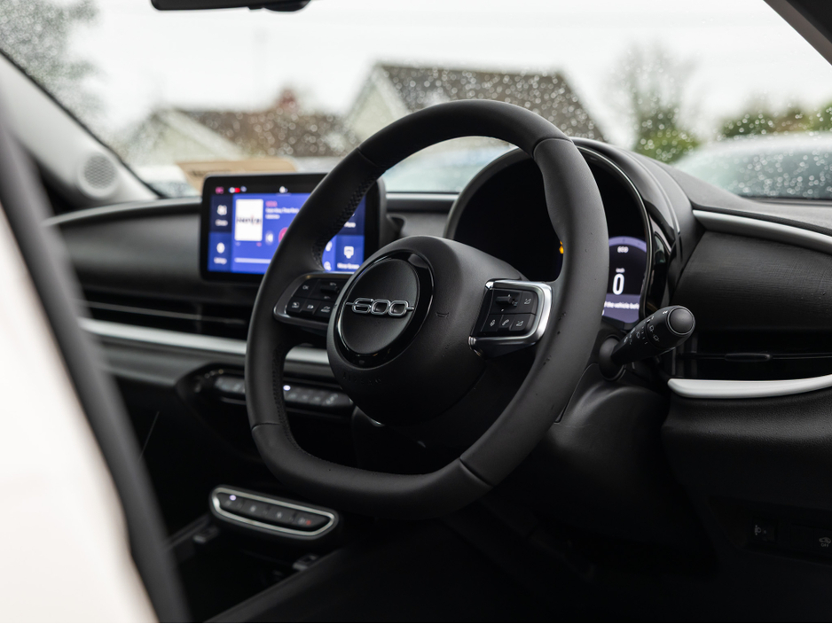 2026 Fiat 600 - image 12