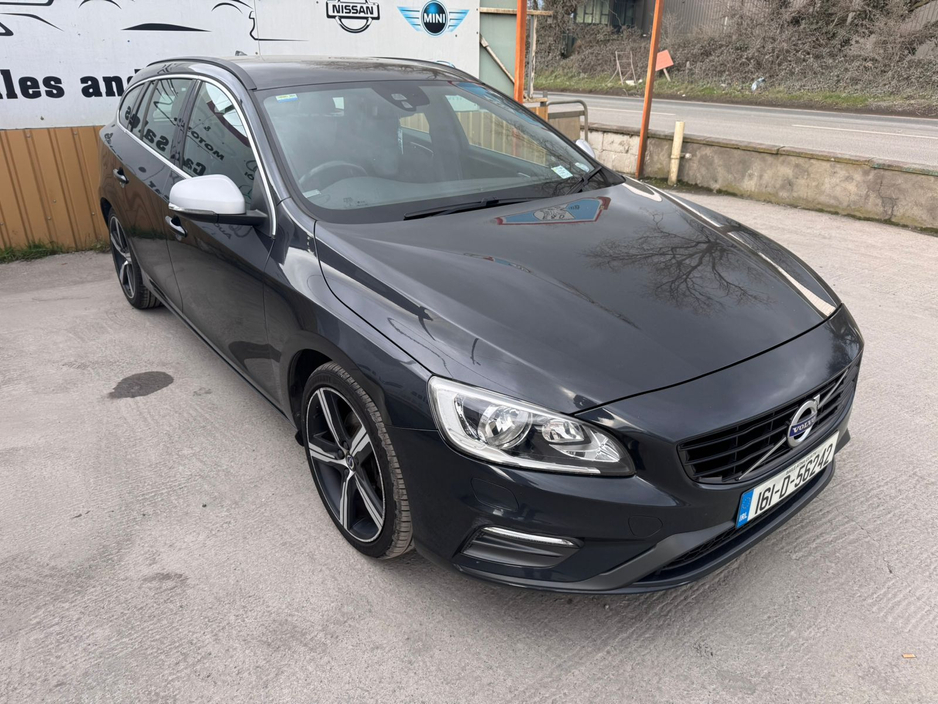 2016 Volvo V60 - image 9