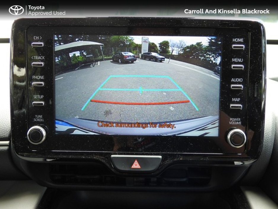 2025 Toyota Yaris Cross - image 12